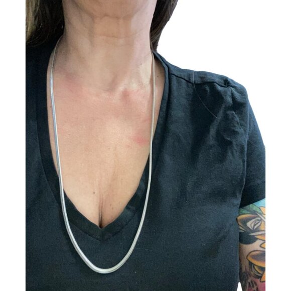 *Beautiful Flat Serpentine 28" Chain Necklace--Stamped .925--"STERLING" - Picture 1 of 7